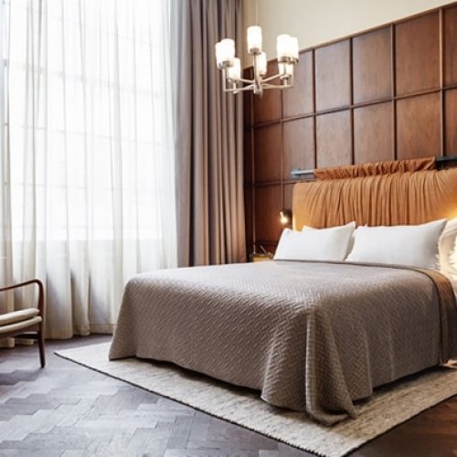 Alphenberg_StoneWash-Raw_Deer_bedboard-met-leer-600x403