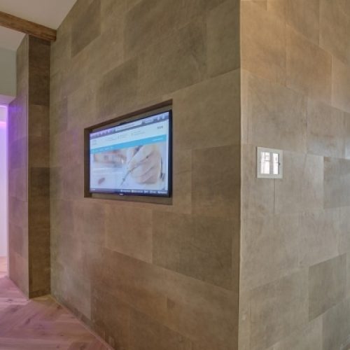 Alphenberg_boxer_stone_office_luxe_wandbekleding_leerbehang_01-600x400