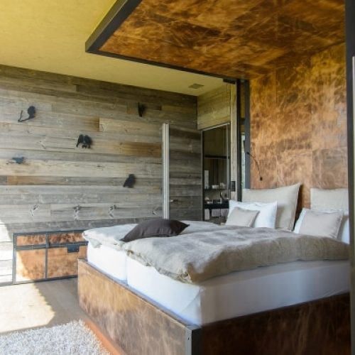 Alphenberg_pampas_straw_bed_headboard_austria_01-400x601